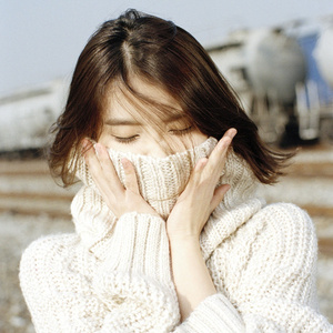 大王酸浆把女生干逼用黄瓜插她的逼
